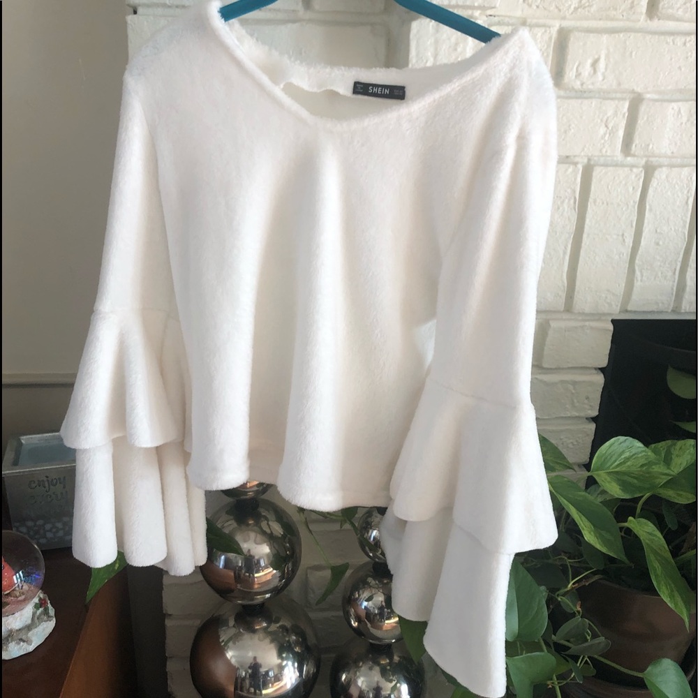 Cute “polar bear” bell sleeves sweater